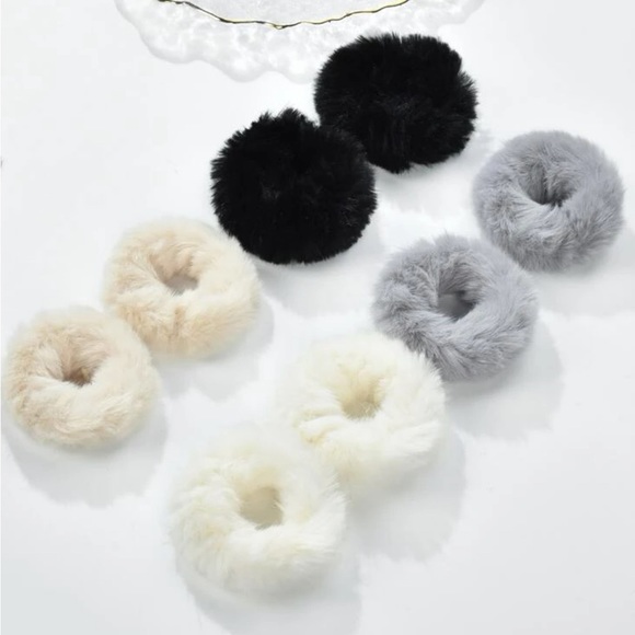 ❤️Set of Plush Hair Scrunchies - Picture 4 of 4